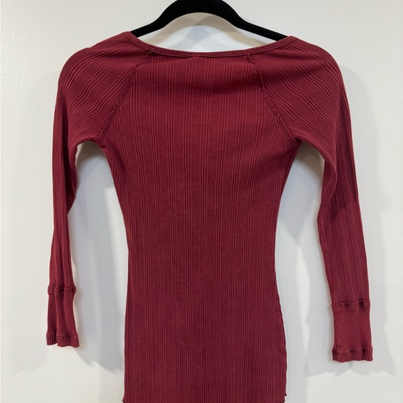 Free People We the Free Burgundy XS Ribbed Snap Henley Long Sleeve Tee Skater - Picture 6 of 9